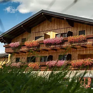 gasthof-steinerwirt-grossgmain.saalbachhinterglemmhotels.com/